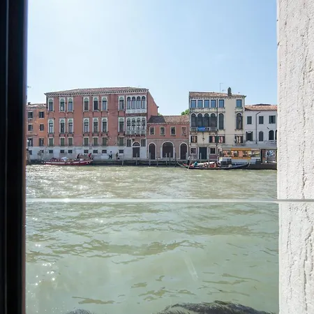 Palace Canal View By Wonderful Italy-3